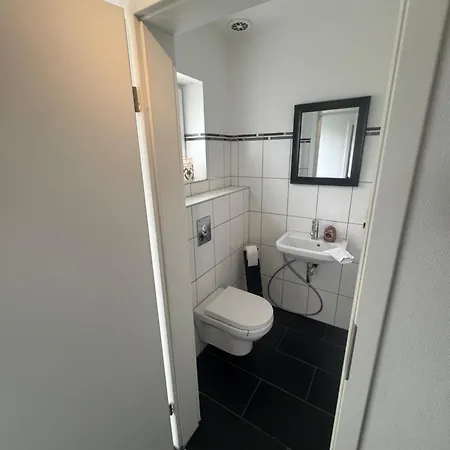 Orchideenweg 2a, 24558 , 200 Quadratmeter Haus Mit Garten Und Garage Дом отдыха Хенштедт-Ульцбург