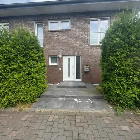 Дом отдыха Orchideenweg 2a, 24558 , 200 Quadratmeter Haus Mit Garten Und Garage *