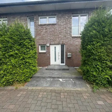 Nyaraló Orchideenweg 2a, 24558 , 200 Quadratmeter Haus Mit Garten Und Garage *