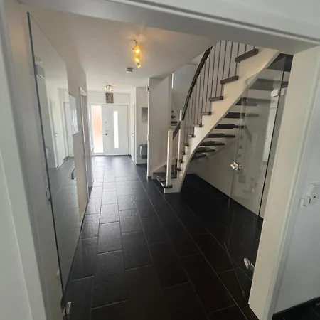 Orchideenweg 2a, 24558 , 200 Quadratmeter Haus Mit Garten Und Garage * Хенштедт-Ульцбург