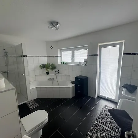 Orchideenweg 2a, 24558 , 200 Quadratmeter Haus Mit Garten Und Garage