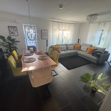 Orchideenweg 2a, 24558 , 200 Quadratmeter Haus Mit Garten Und Garage Дом отдыха